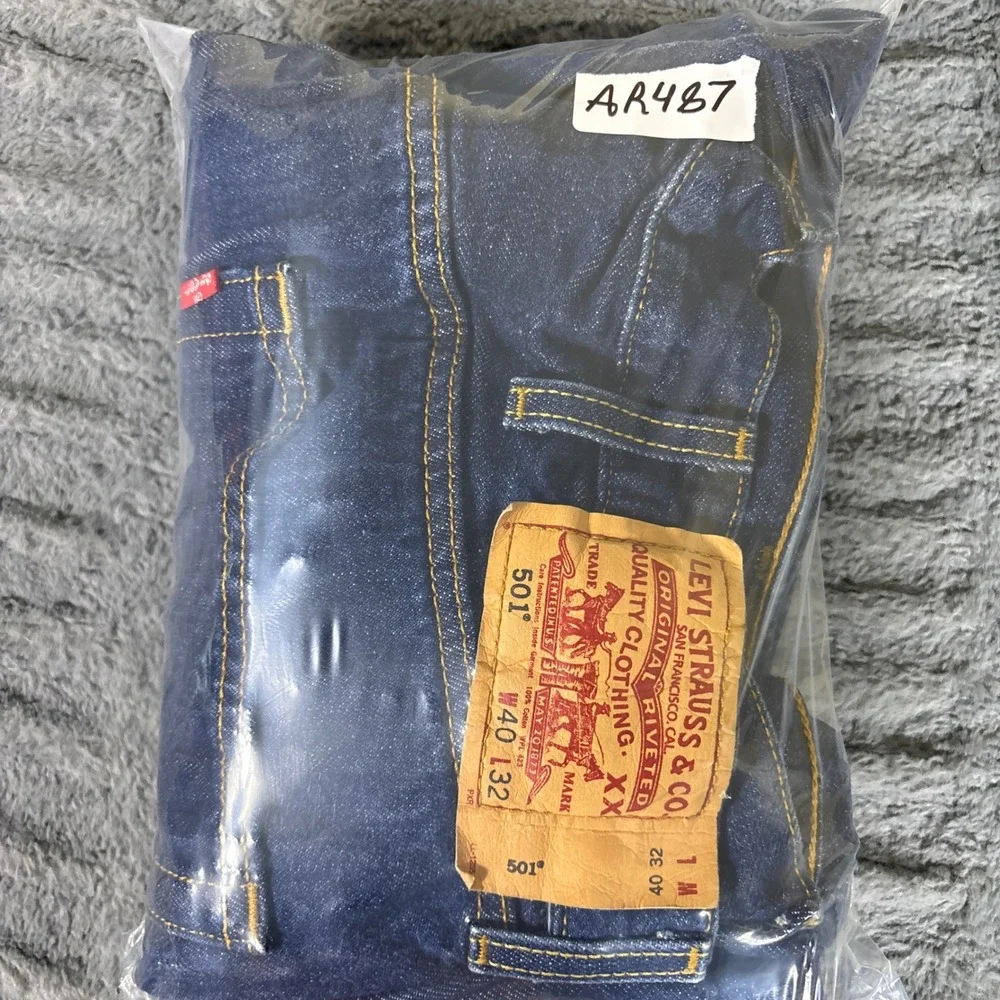 Levis 501 Mens Dark Wash Straight Leg Button Fly Denim Jeans 40x32 Fits 40x30